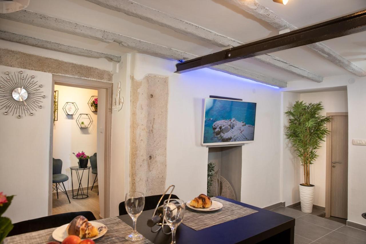 Old Rubinum Apartment Ровинь Экстерьер фото